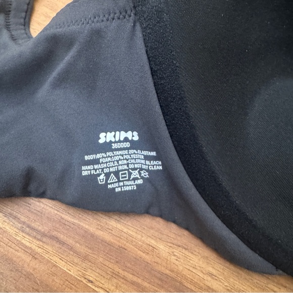 SKIMS Fits Everybody Push up Demi Bra Onyx Black Bra - Picture 6 of 7